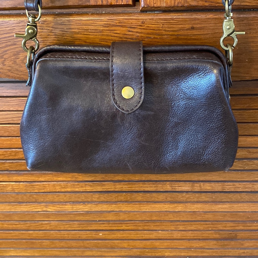 Crossbody OKPTA 1519426. Great condition.